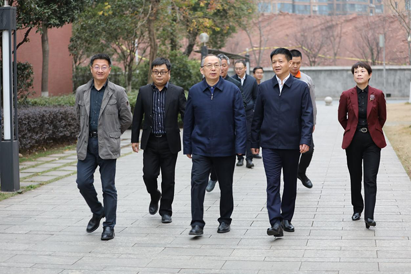 省人力资源和社会保障厅副厅长廖跃贵一行来8868·体育调研