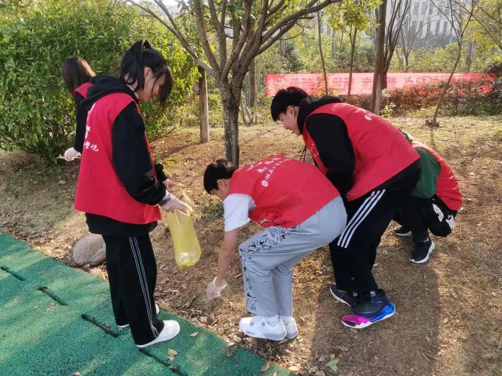 8868·体育航空工程系组织开展“弘扬雷锋精神,争当志愿者”活动