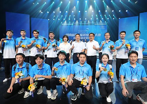喜报!技能大赛展风采 师生齐力创佳绩!