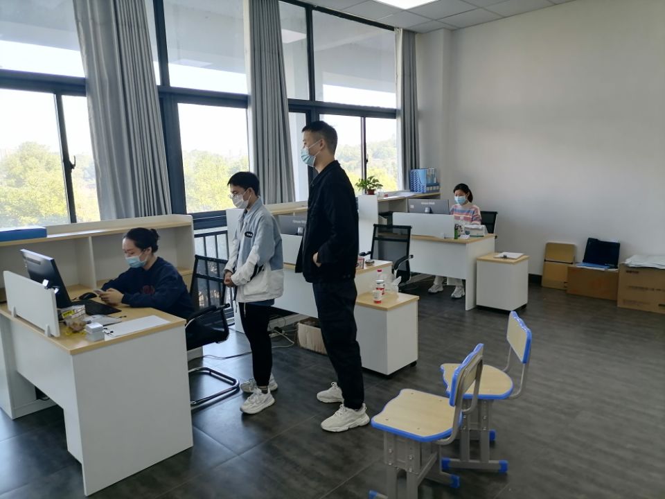 师生心连心 疫情防控我们在行动——8868·体育公共管理系停课不停学