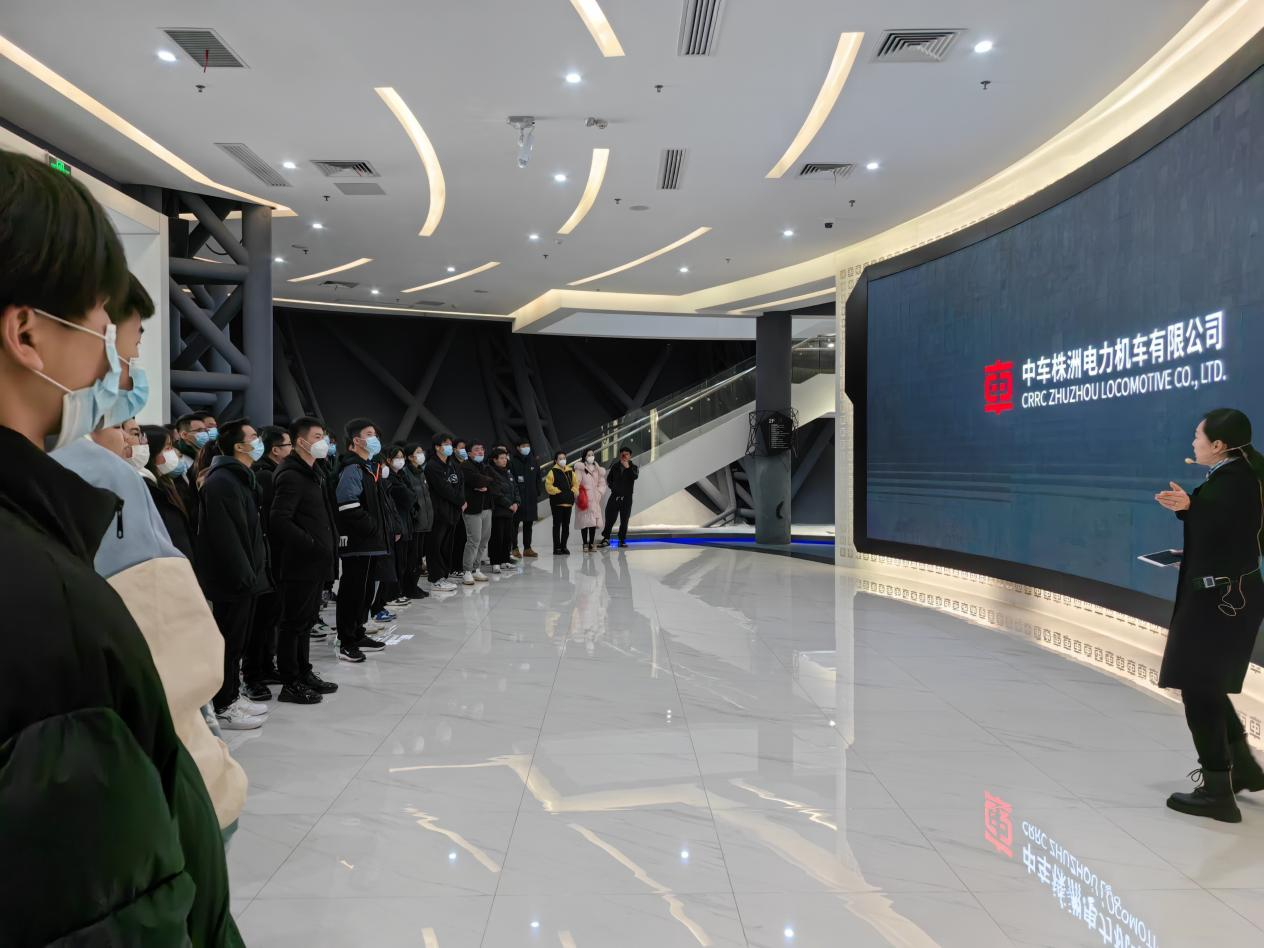 8868·体育团委组织50多名优秀学生代表参加“制造名城 株洲@你”大学生标杆企业游活动