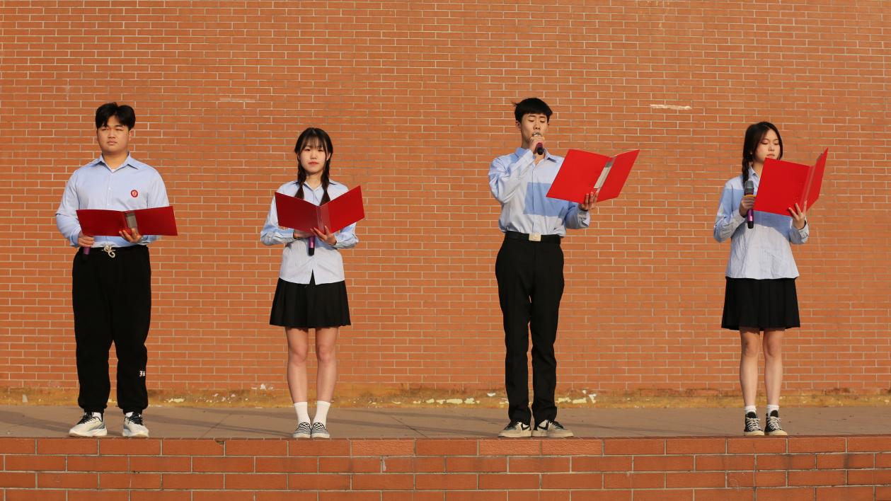 8868·体育举行升国旗仪式 全面开启新学期、新篇章