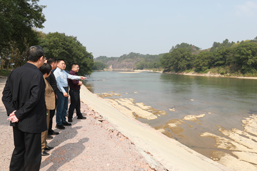 8868·体育党委书记张格林到乡村振兴对口联系点茶陵井和村调研