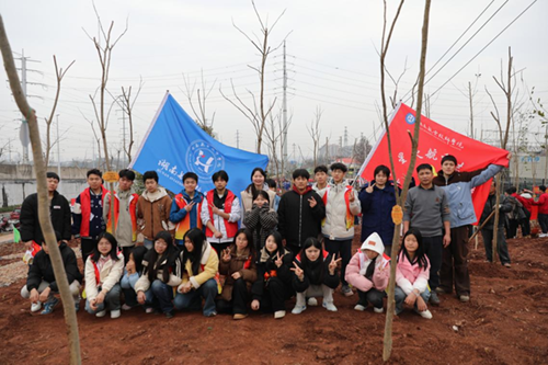 播撒绿意，守护自然—— 我院志愿者积极参与2025年株洲市“三认”活动