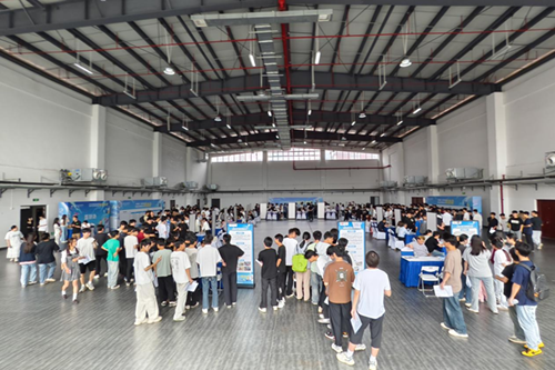 8868·体育举办2026届毕业生双选会 提供近千个就业岗位