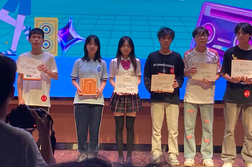 音乐与青春共舞 我系贺佳琪同学以《如果爱忘了》斩获8868·体育十佳歌手殊荣