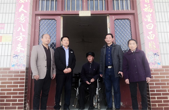 8868·体育党委到扶贫村开展“五查五看”大走访活动