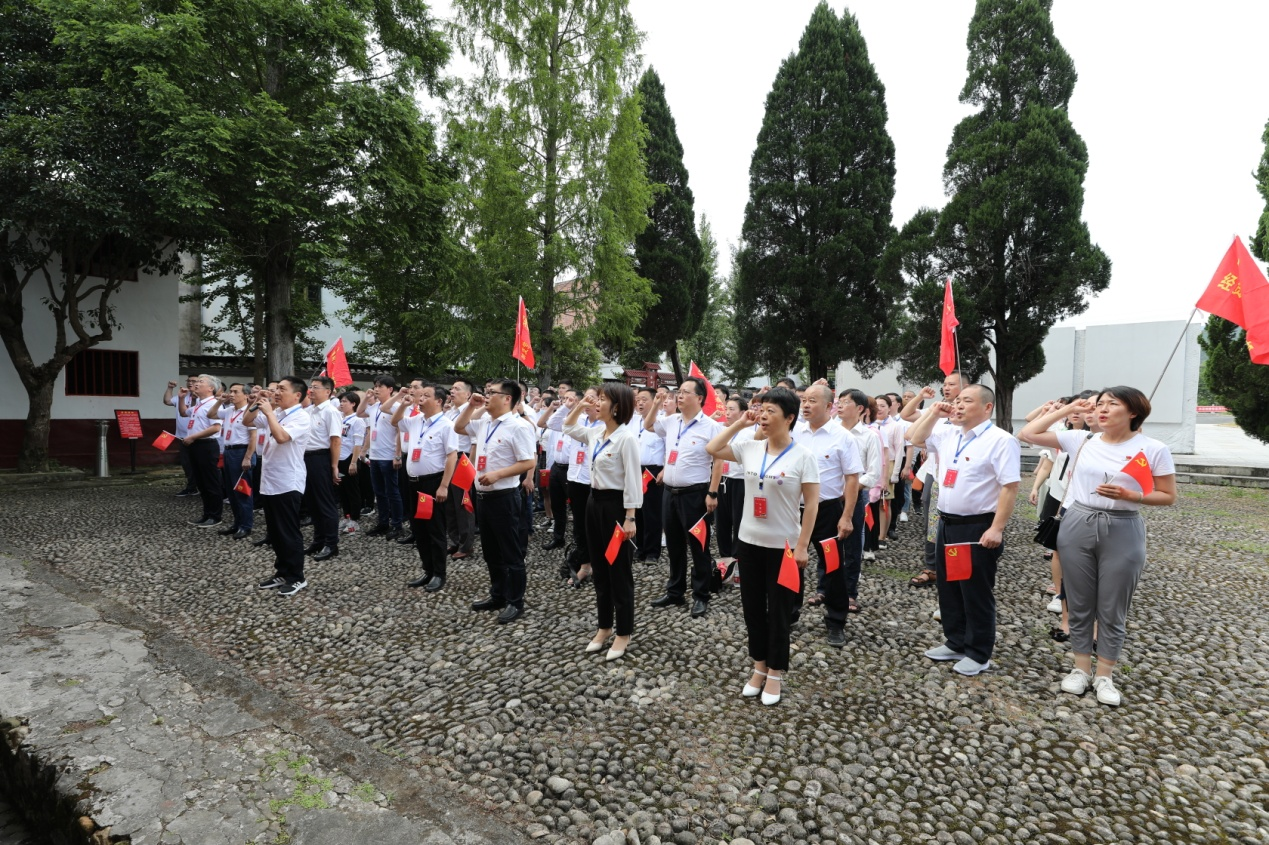 8868·体育全体在职党员赴炎陵、井冈山开展“走红色之路,做红色传人”主题党日活动